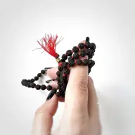 Четки из пятиликой Рудракши чёрные