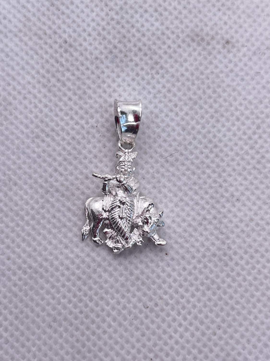 Подвеска из серебра Кришна и корова. 2см. 